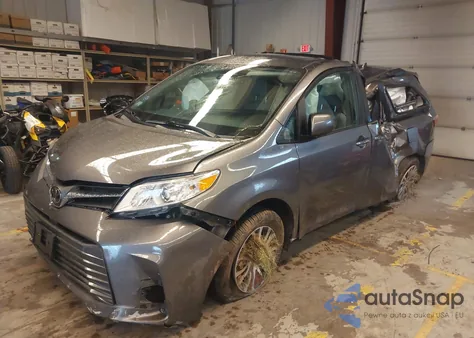2018 Toyota Sienna Xle 8 Passenger z USA, uszkodzony, nr VIN 5TDYZ3DC7JS957996